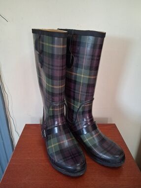 L.L. Bean Tall Wellie Rain Boots in Green and Purple Tartan Plaid Sz 10
